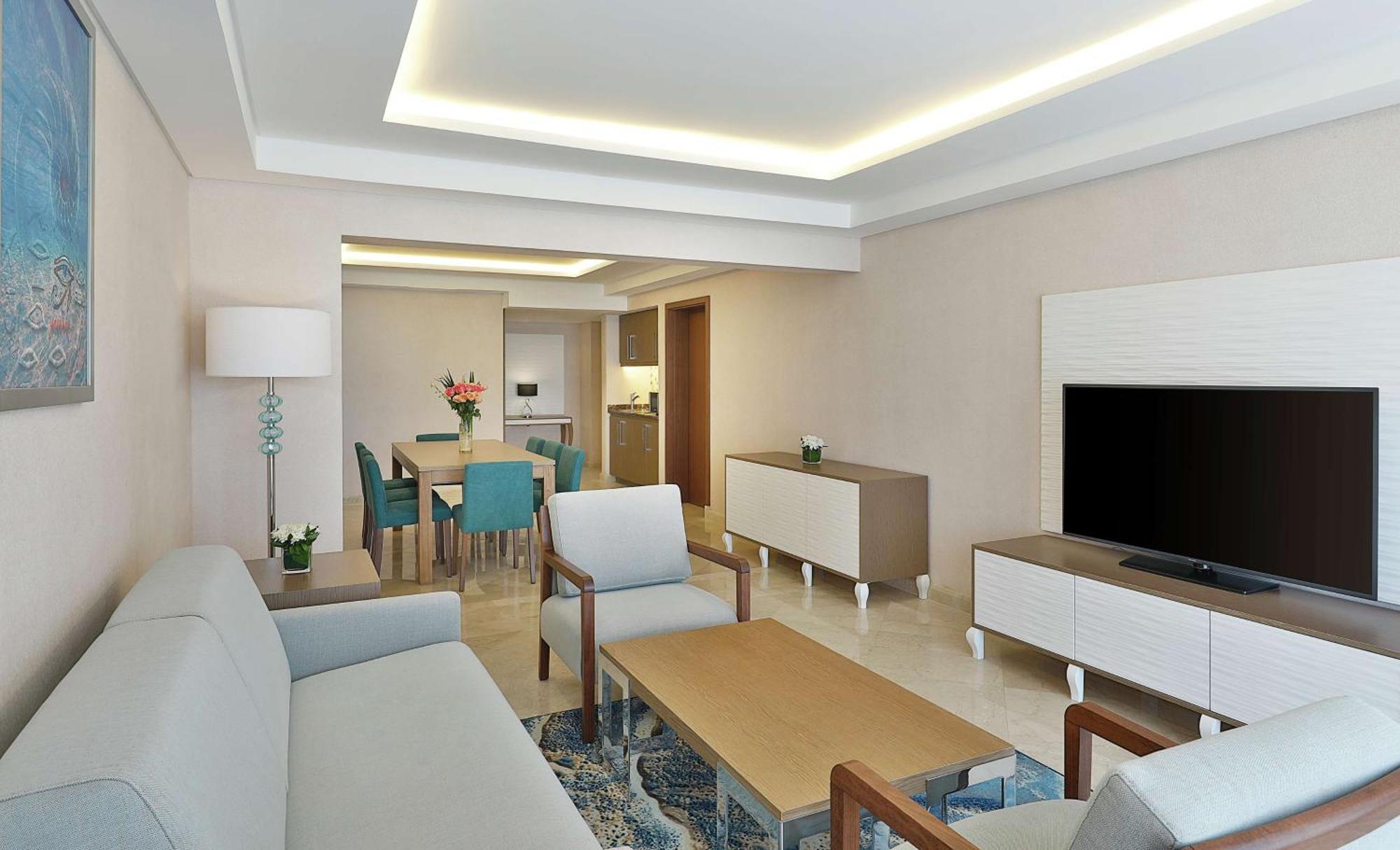 Hilton Plaza Rezort 5*