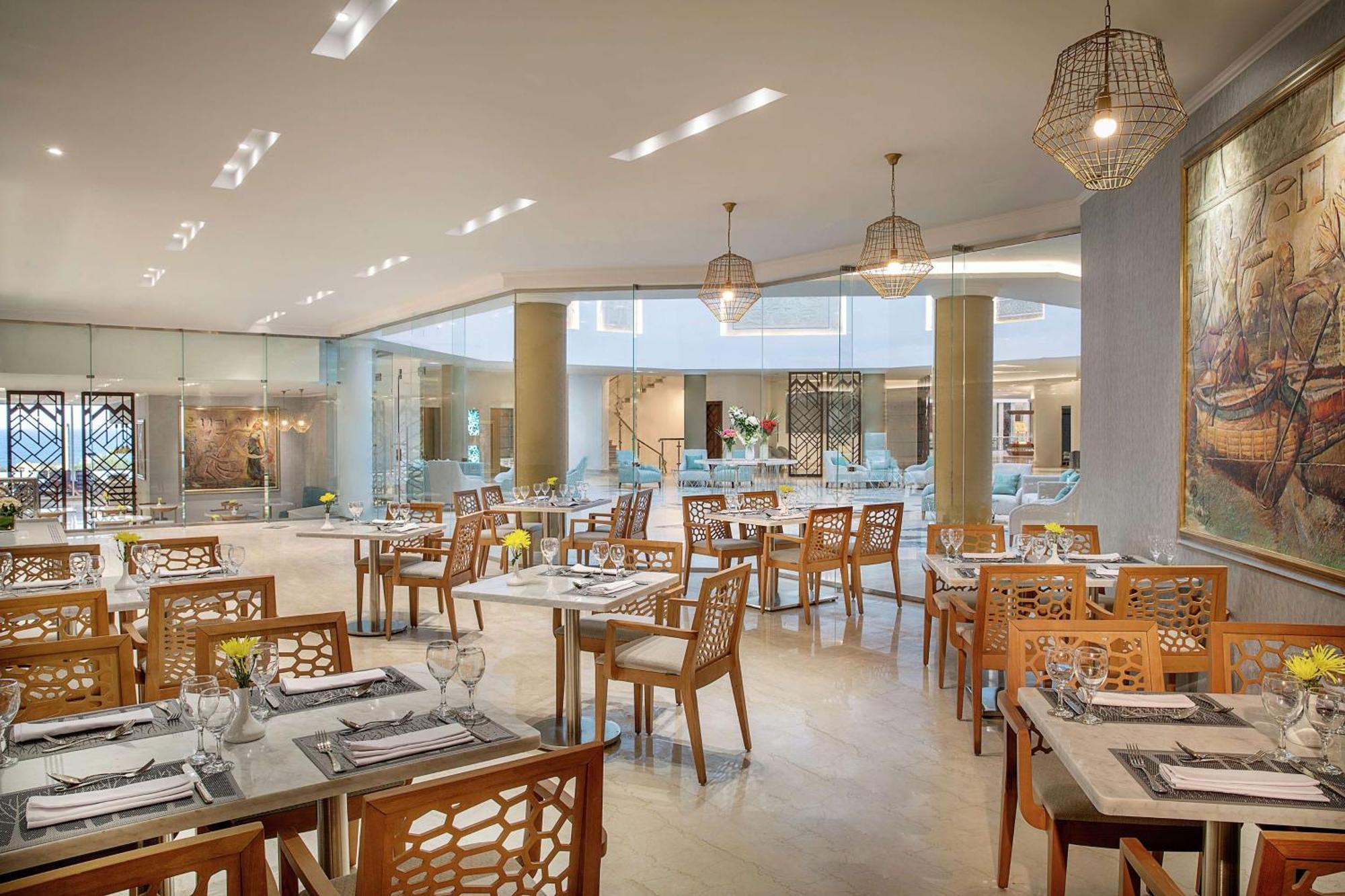 Hilton Plaza Rezort 5*