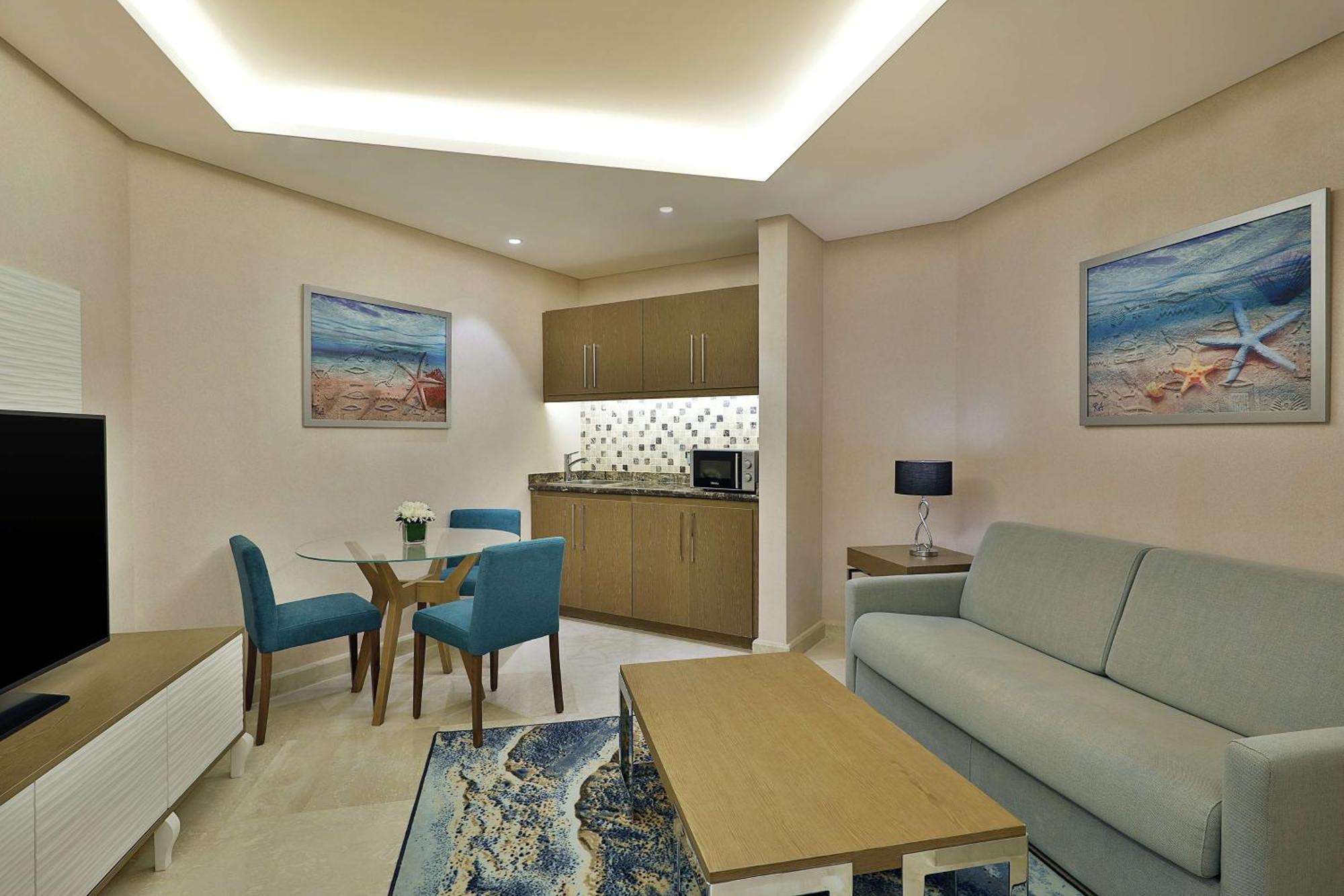 Complex Hilton Plaza 5*