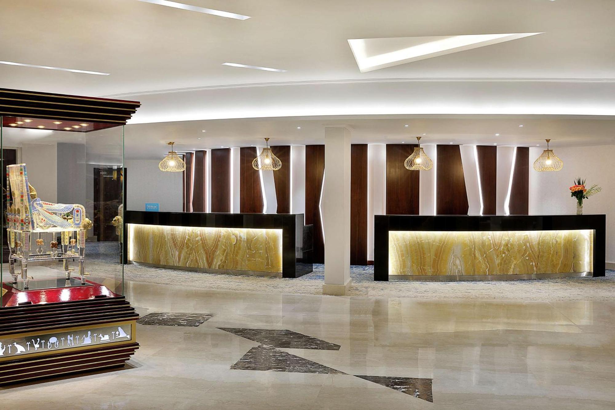 Hilton Plaza Complex 5*